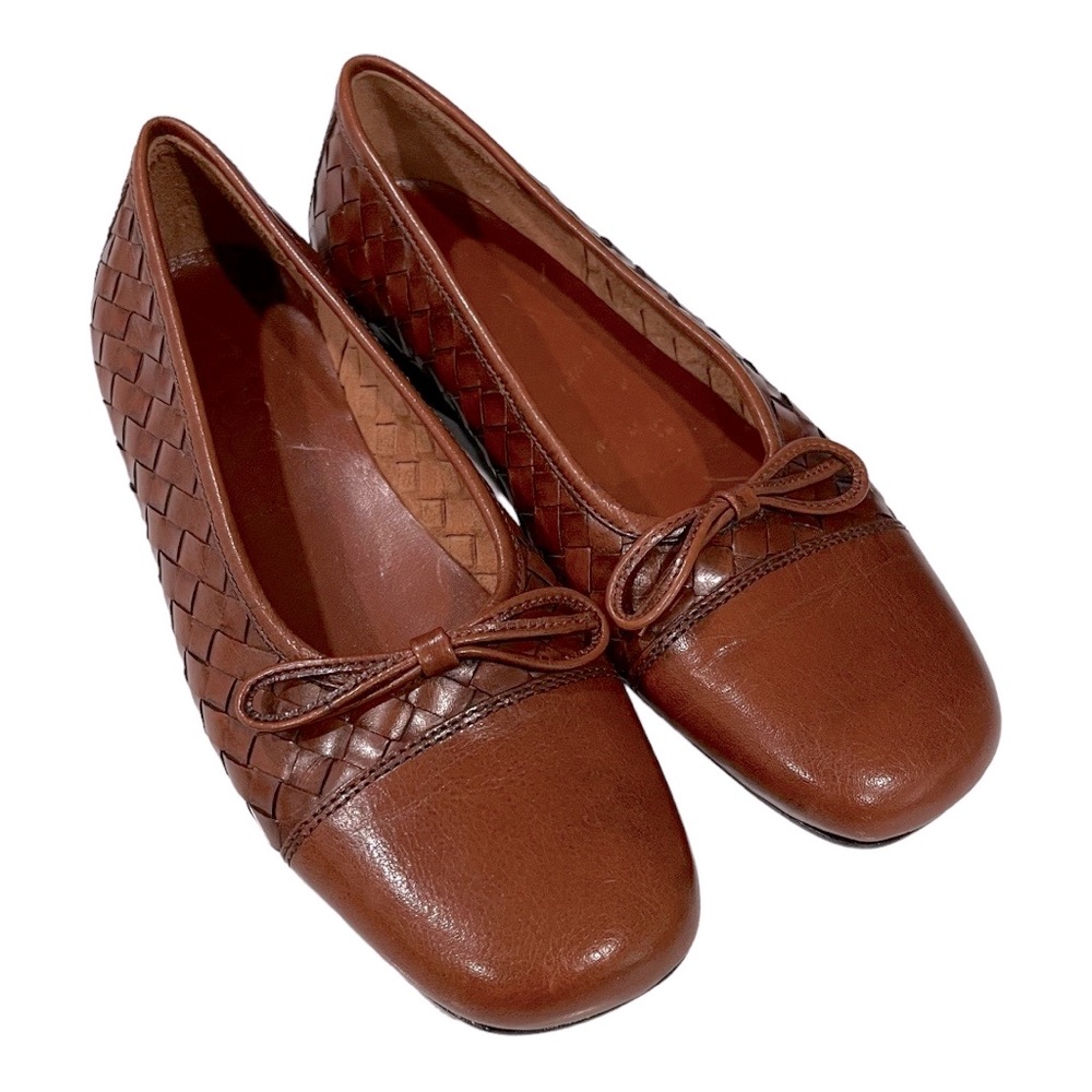 BASS Leather Woven Square Toe Flats. Size 6.5